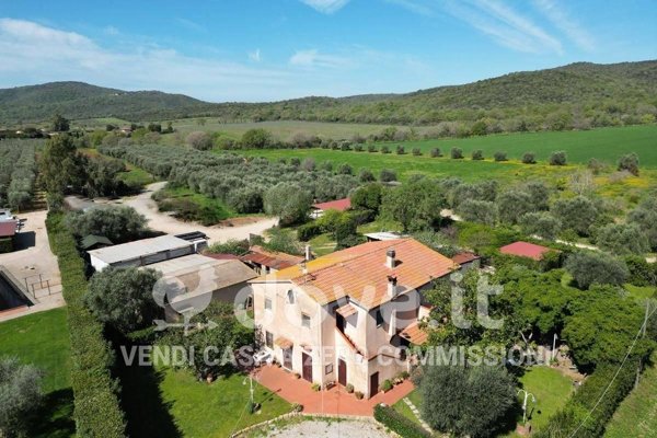 casa indipendente in vendita a Capalbio