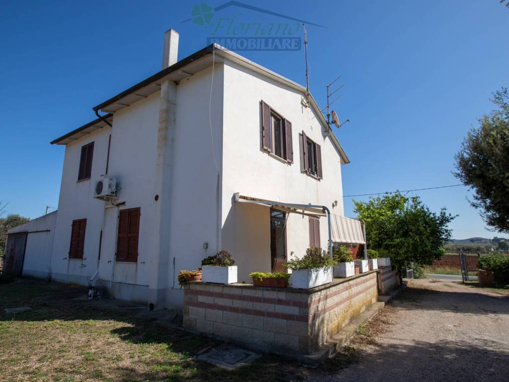 casa indipendente in vendita a Capalbio in zona Borgo Carige