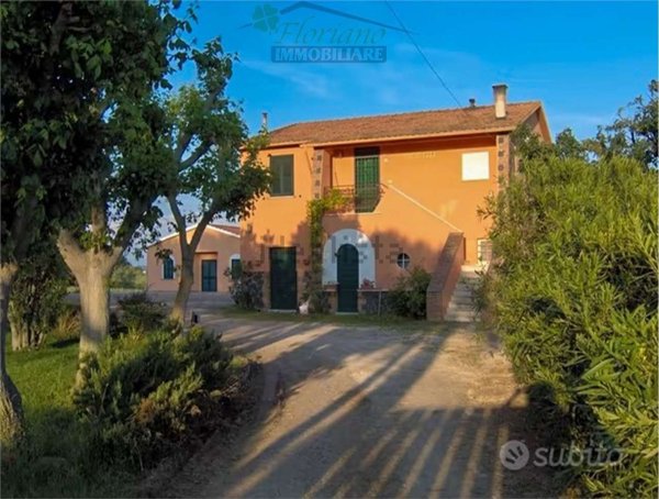 casa indipendente in vendita a Capalbio in zona Pescia Fiorentina