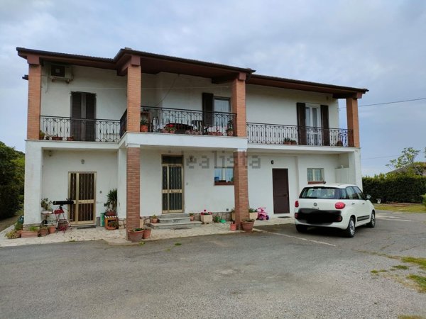 casa indipendente in vendita a Capalbio