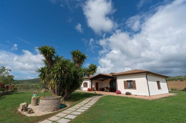casa indipendente in vendita a Capalbio