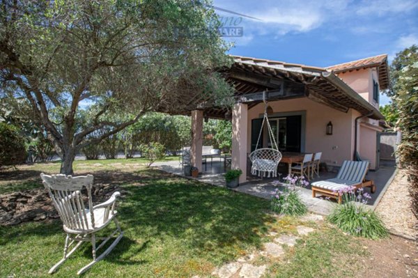 casa indipendente in vendita a Capalbio in zona Selva Nera