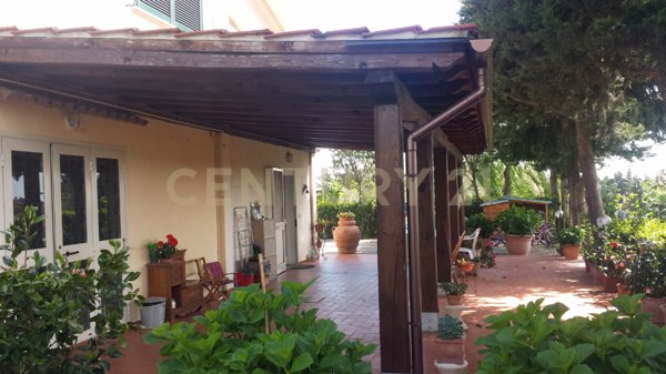 casa indipendente in vendita a Capalbio in zona Borgo Carige
