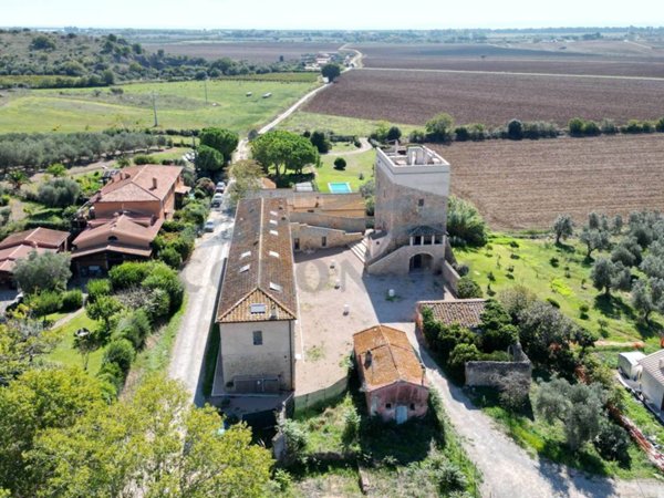 casa indipendente in vendita a Capalbio