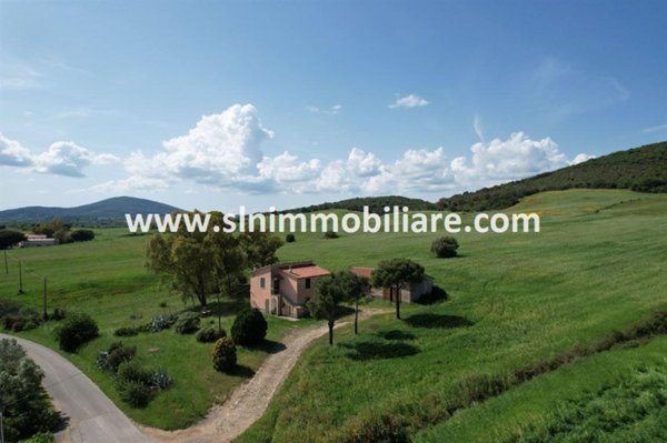 casa indipendente in vendita a Capalbio in zona Pescia Fiorentina