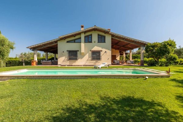 casa indipendente in vendita a Capalbio