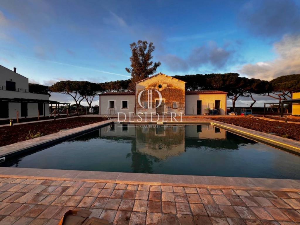 casa indipendente in vendita a Capalbio