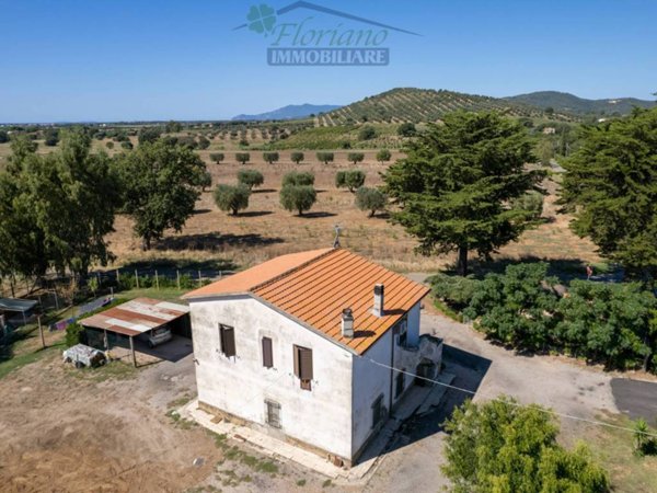 casa indipendente in vendita a Capalbio