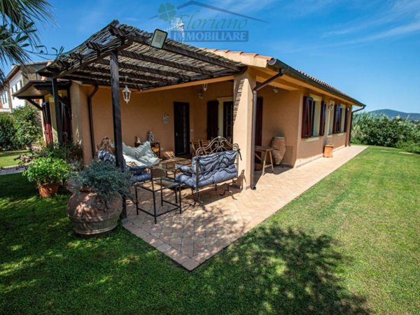 casa indipendente in vendita a Capalbio