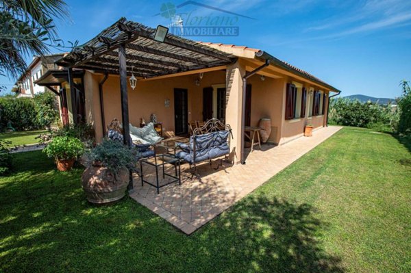 casa indipendente in vendita a Capalbio in zona Borgo Carige