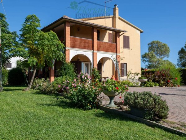 casa indipendente in vendita a Capalbio