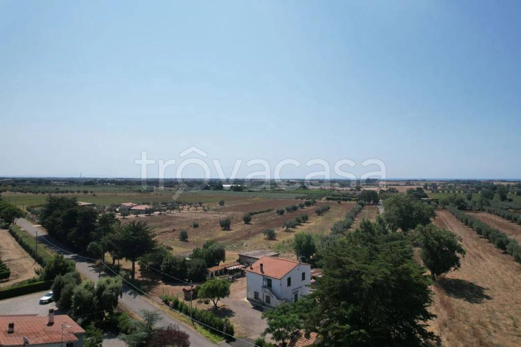 casa indipendente in vendita a Capalbio