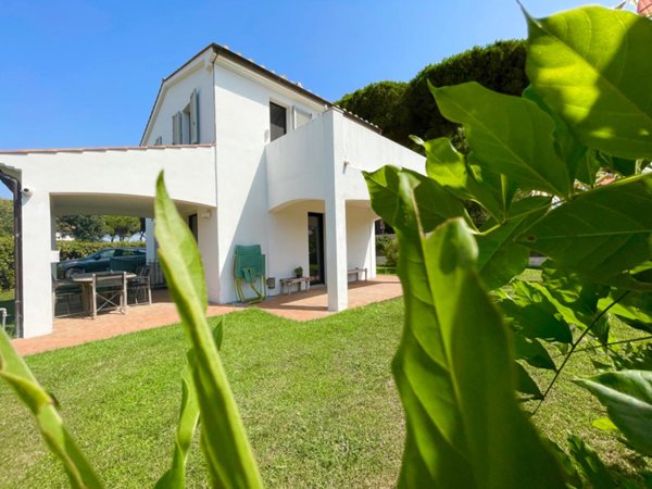 casa indipendente in vendita a Capalbio