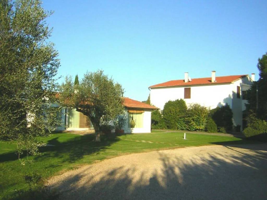 casa indipendente in vendita a Capalbio