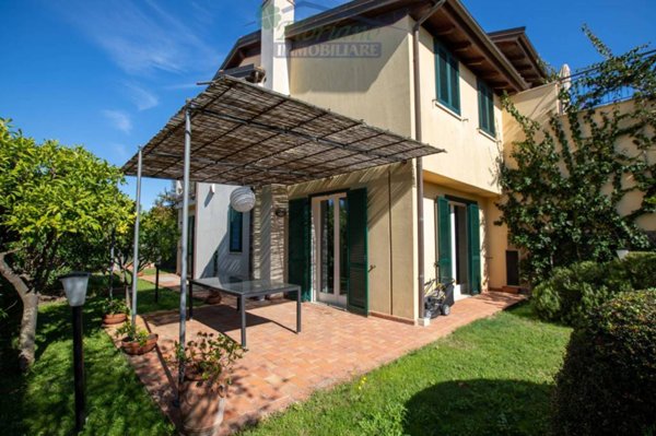 casa indipendente in vendita a Capalbio