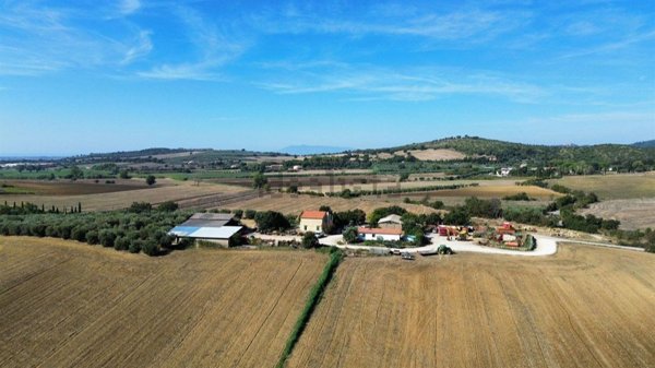 casale in vendita a Capalbio