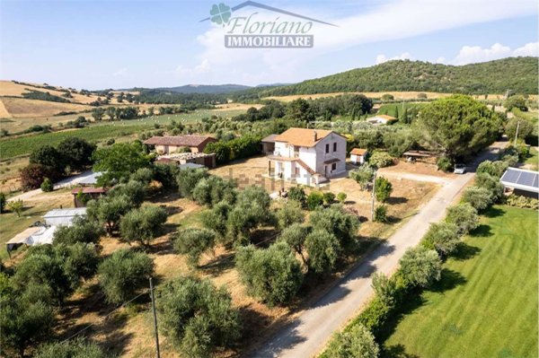 casale in vendita a Capalbio in zona Pescia Fiorentina