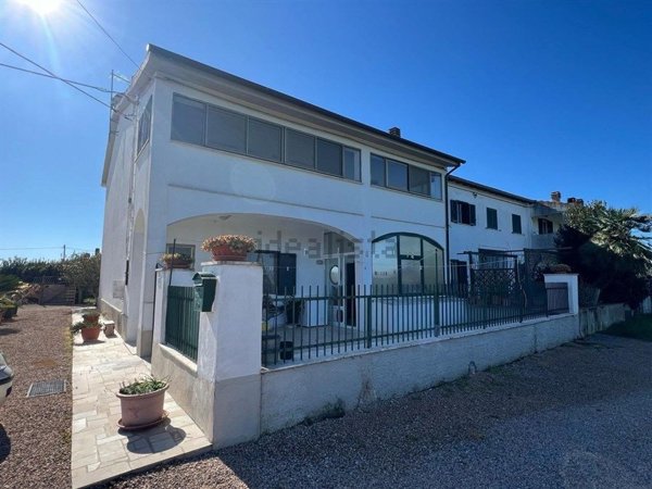 appartamento in vendita a Capalbio in zona Borgo Carige