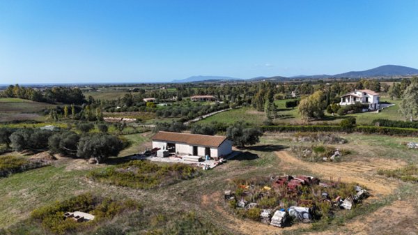 casale in vendita a Capalbio in zona Pescia Fiorentina
