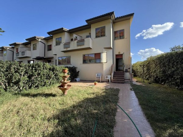 casa indipendente in vendita a Capalbio