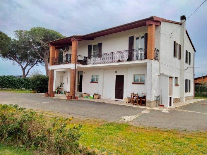 casa indipendente in vendita a Capalbio