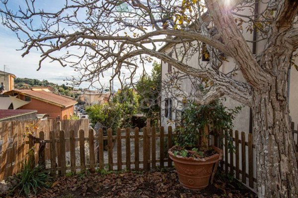 casa indipendente in vendita a Capalbio