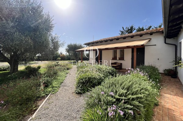 casa indipendente in vendita a Capalbio in zona Borgo Carige