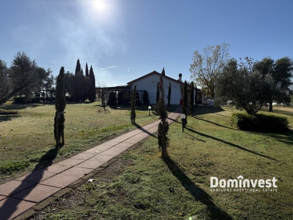 casa indipendente in vendita a Capalbio