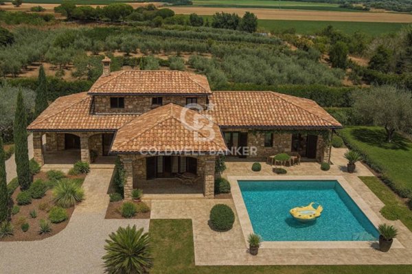 casa indipendente in vendita a Capalbio
