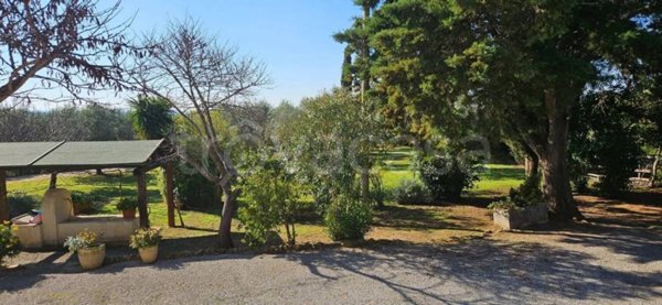 casa indipendente in vendita a Capalbio