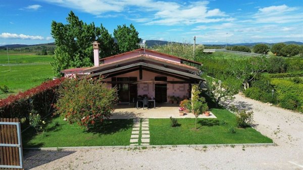 casa indipendente in vendita a Capalbio in zona Borgo Carige