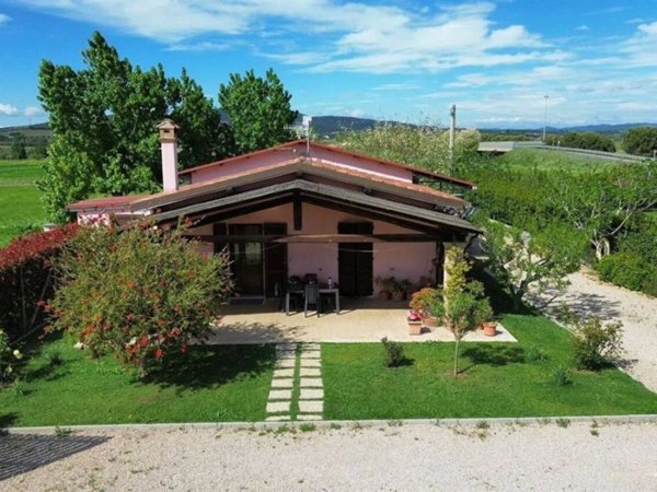 casa indipendente in vendita a Capalbio in zona Selva Nera