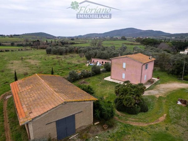 casa indipendente in vendita a Capalbio in zona Borgo Carige