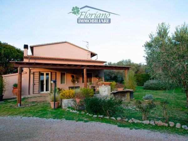 casa indipendente in vendita a Capalbio