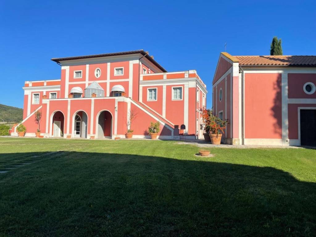 casa indipendente in vendita a Capalbio