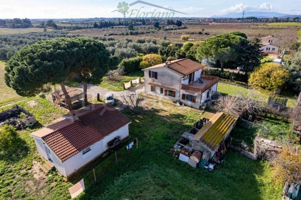 casa indipendente in vendita a Capalbio in zona Borgo Carige