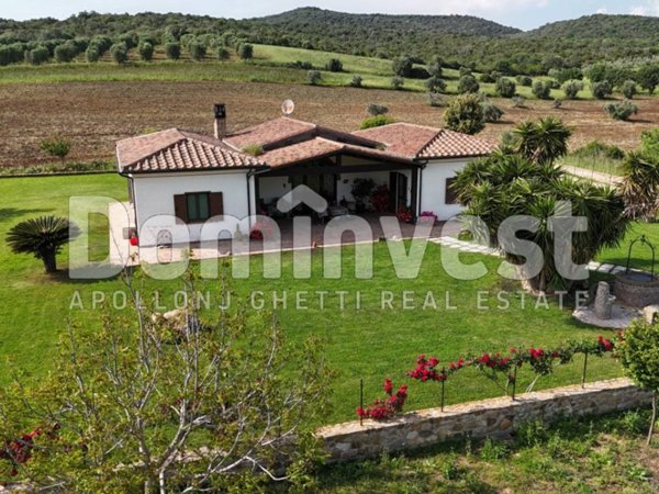casa indipendente in vendita a Capalbio