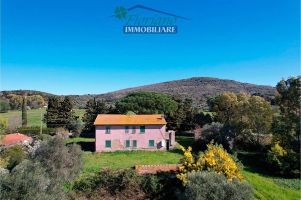 casa indipendente in vendita a Capalbio