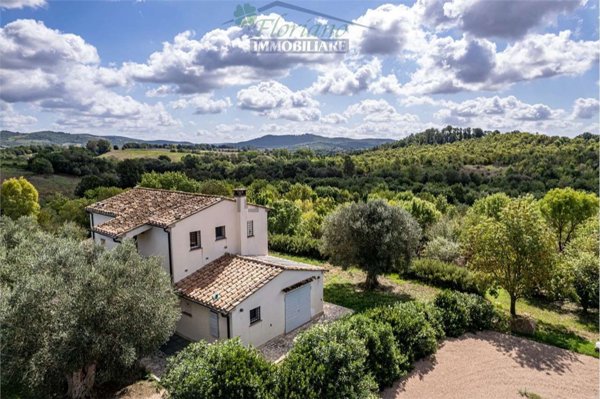 casa indipendente in vendita a Capalbio