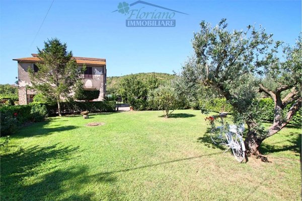 casa indipendente in vendita a Capalbio in zona Pescia Fiorentina