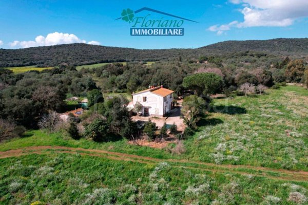 casa indipendente in vendita a Capalbio
