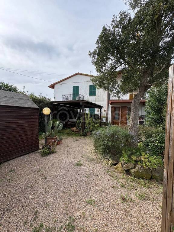 casa indipendente in vendita a Capalbio