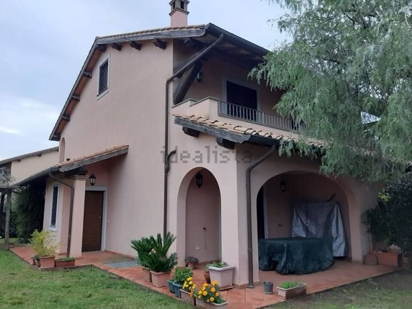 casa indipendente in vendita a Capalbio