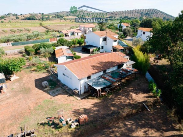 casa indipendente in vendita a Capalbio