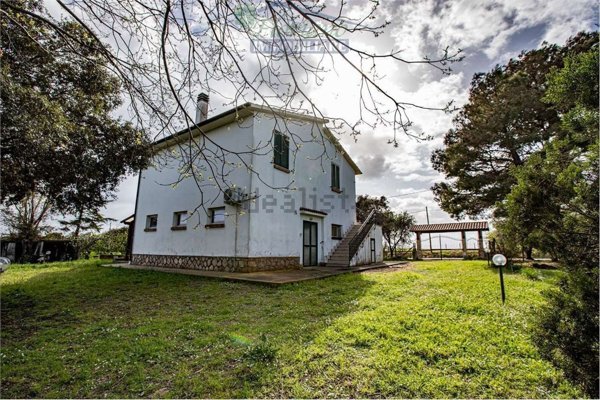 casa indipendente in vendita a Capalbio