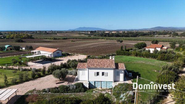 casa indipendente in vendita a Capalbio in zona Selva Nera