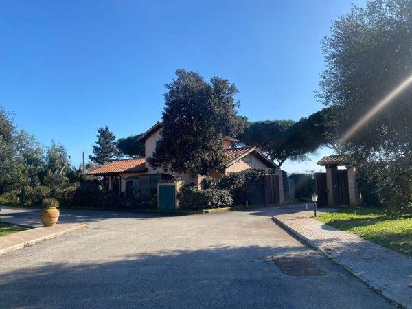 casa indipendente in vendita a Capalbio in zona Selva Nera