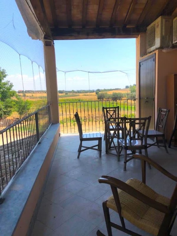 appartamento in vendita a Capalbio in zona Pescia Fiorentina