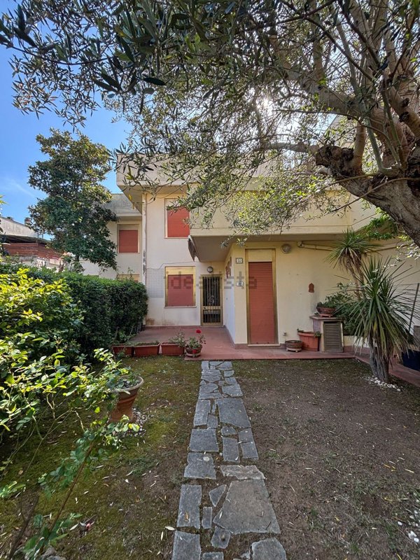 casa indipendente in vendita a Capalbio