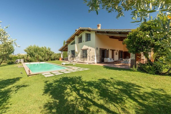 casa indipendente in vendita a Capalbio